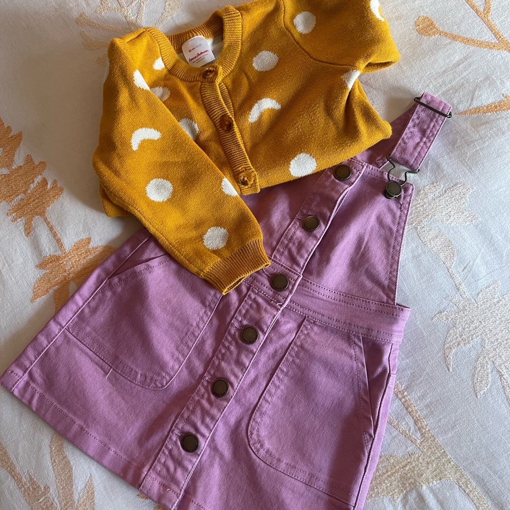 Hanna Andersson Toddler geometric button down sweater. 2T/85cm. Gold. Like new!